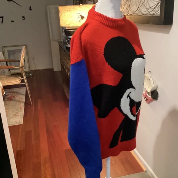 MICKEY MOUSE SWEATER LOOK 👀 AT THIS UNISEX ITEM. VINTAGE. DISNEY - Picture 8 of 11